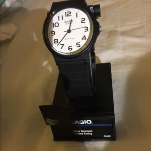 Unisex New Casio water resistant watch.